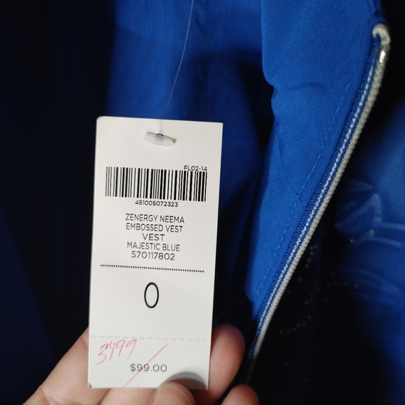 NWT Chicos vest - Picture 3 of 5